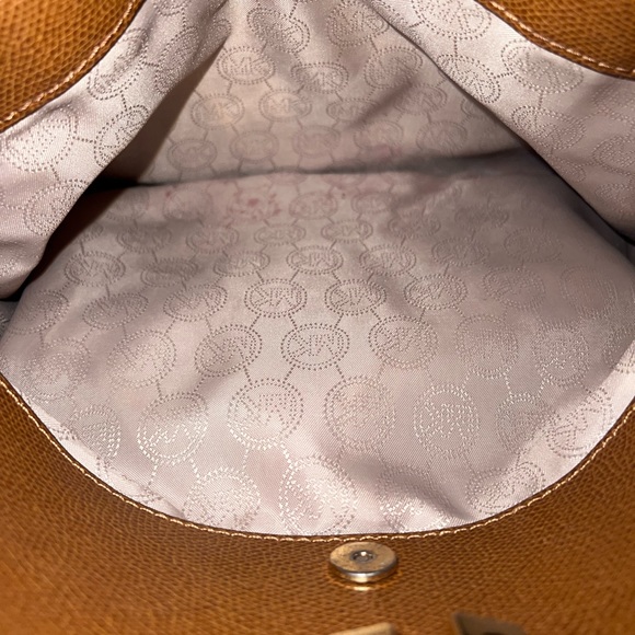 Michael Kors purse - Picture 3 of 6